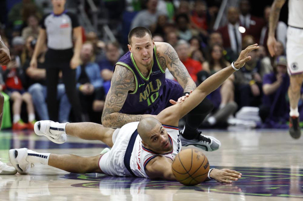 仅只是站在 仅只是站在