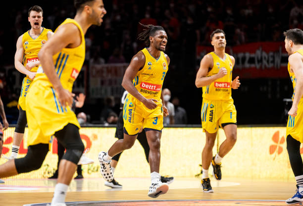 之间的对决 之间的对决