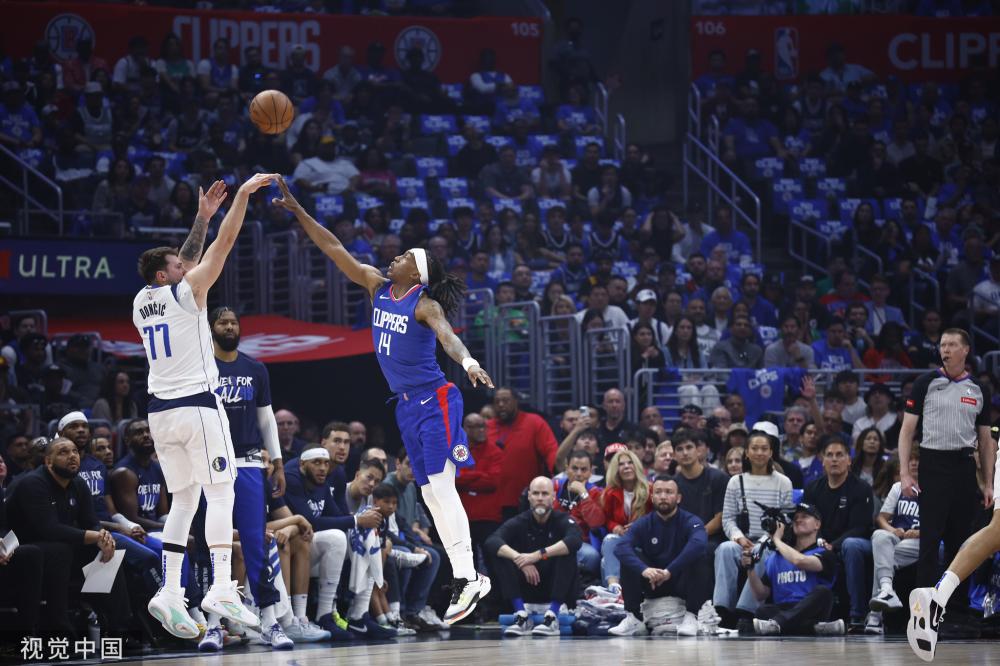 借此为基础 借此为基础